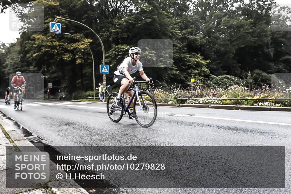 13.09.2026 - Stadtparktriathlon H.Heesch http://msf.ph/oto/10279828 13.09.2026 10:30:21 Radfahren 268, 276, 303, 464 meine-sportfotos.de