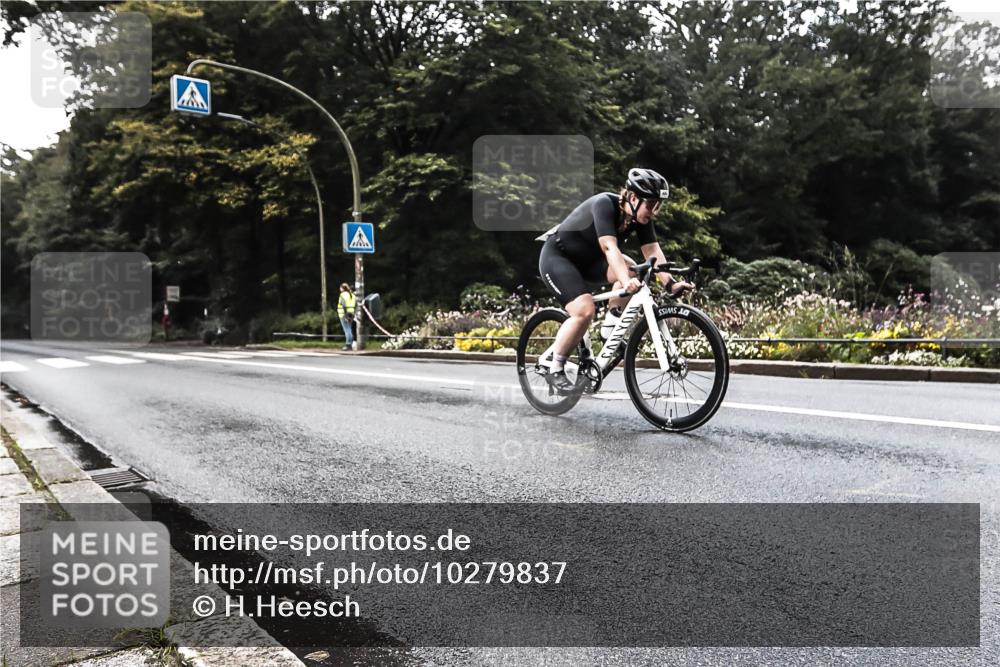 13.09.2026 - Stadtparktriathlon H.Heesch http://msf.ph/oto/10279837 13.09.2026 10:30:24 Radfahren 276, 303, 464 meine-sportfotos.de