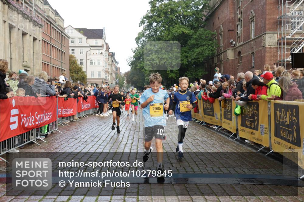 13.09.2026 - Kiel Lauf Yannick Fuchs http://msf.ph/oto/10279845 13.09.2026 08:52:59 Ziel 237, 1263, 2402, 2609, 5147, 5149, 5373, 5405, 6210, 6283, 6579, 7025, 7085, 7423, 7611, 8018, 8510, 10024, 10627, 10991, 11706, 12397, 12488, 1799, 2402, 2609, 2613, 3782, 4158, 4668, 5075, 5121, 5334, 6283, 6517, 7025, 7423, 7881, 7894, 8745, 10396, 10414, 10779, 11248, 12397, 12454, 12460, 1919, 2985, 3316, 3419, 4060, 4756, 5342, 5436, 6103, 7170, 8541, 8601, 8819, 10390, 1647, 1809, 6517, 6937, 9381, 11752 meine-sportfotos.de