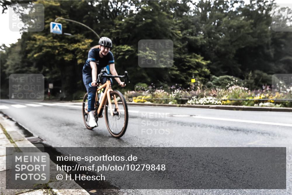 13.09.2026 - Stadtparktriathlon H.Heesch http://msf.ph/oto/10279848 13.09.2026 10:30:46 Radfahren 324, 461 meine-sportfotos.de