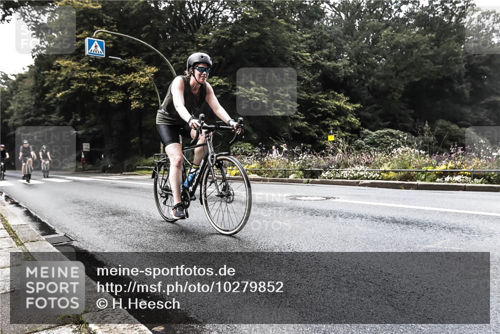 13.09.2026 - Stadtparktriathlon H.Heesch http://msf.ph/oto/10279852 13.09.2026 10:30:55 Radfahren 331, 357, 422, 428, 457 meine-sportfotos.de