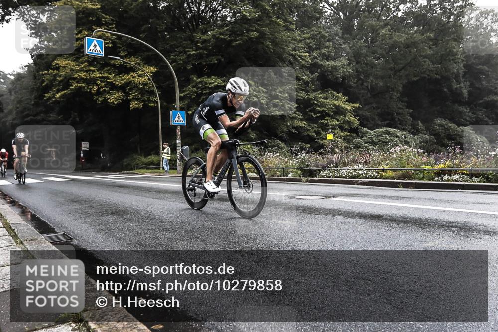 13.09.2026 - Stadtparktriathlon H.Heesch http://msf.ph/oto/10279858 13.09.2026 09:07:03 Radfahren 1, 82, 105, 130 meine-sportfotos.de