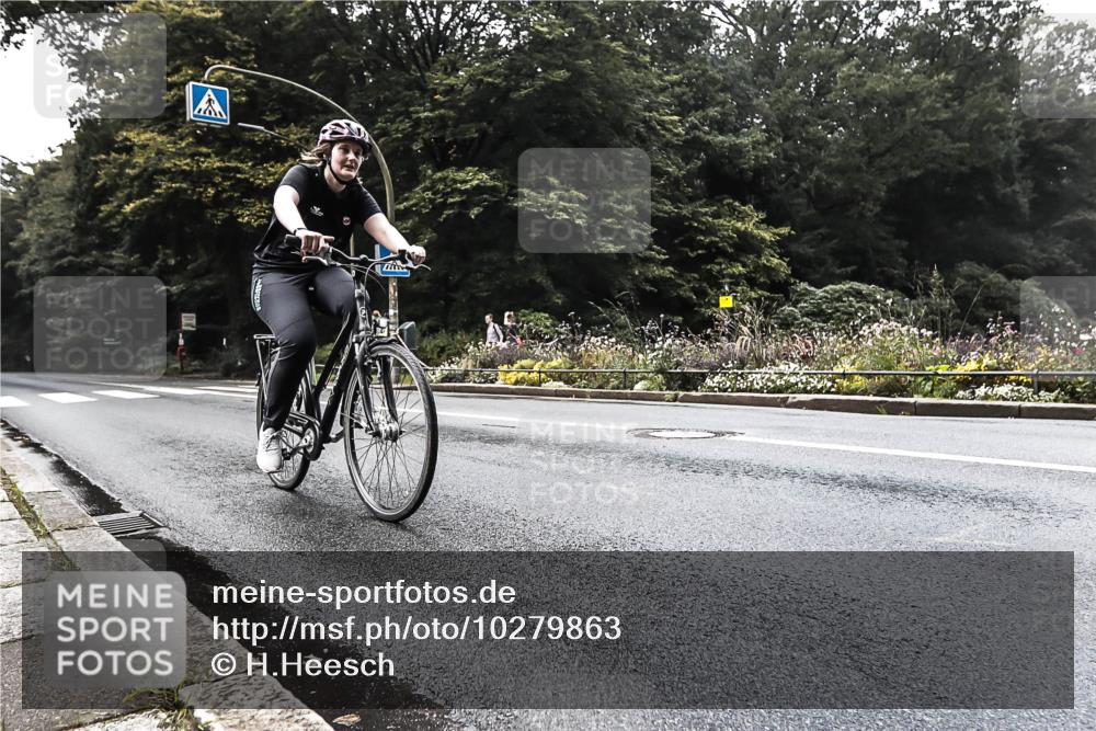 13.09.2026 - Stadtparktriathlon H.Heesch http://msf.ph/oto/10279863 13.09.2026 10:30:58 Radfahren 307, 357, 422, 428, 457 meine-sportfotos.de