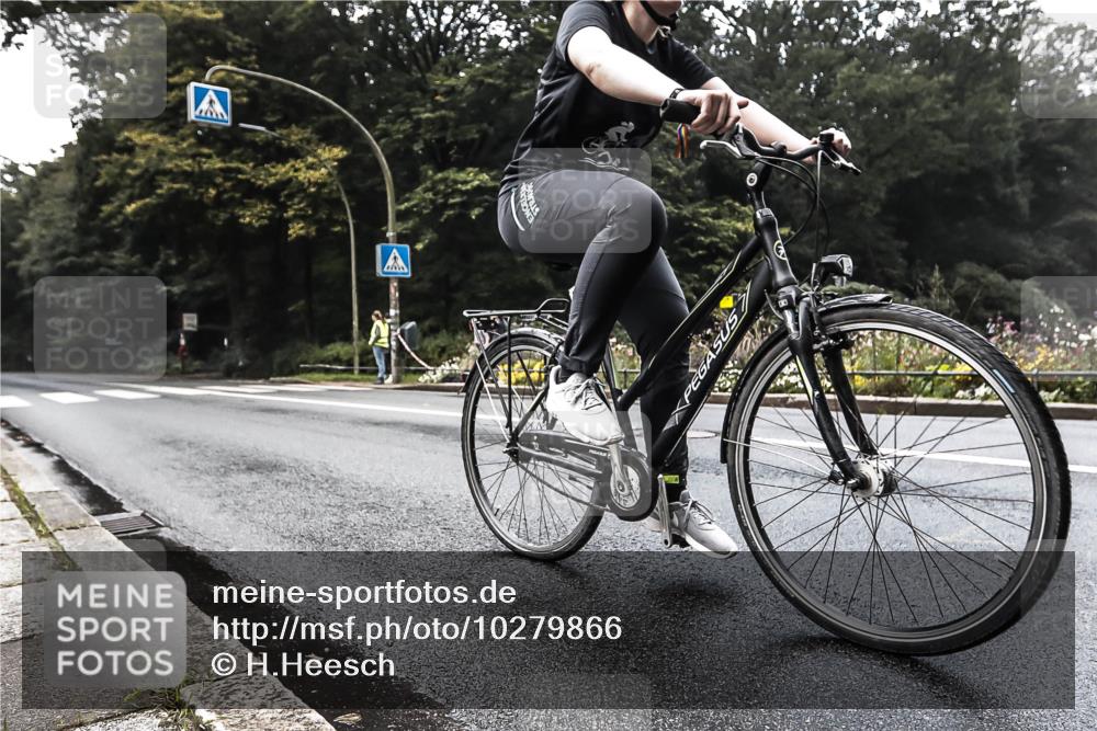 13.09.2026 - Stadtparktriathlon H.Heesch http://msf.ph/oto/10279866 13.09.2026 10:30:58 Radfahren 307, 357, 422, 428, 457 meine-sportfotos.de