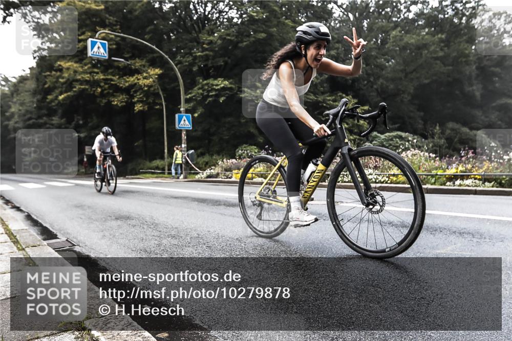 13.09.2026 - Stadtparktriathlon H.Heesch http://msf.ph/oto/10279878 13.09.2026 10:31:27 Radfahren 246, 319 meine-sportfotos.de