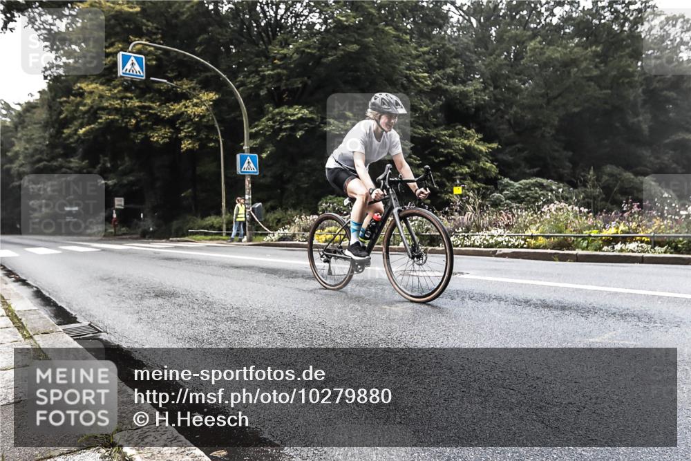 13.09.2026 - Stadtparktriathlon H.Heesch http://msf.ph/oto/10279880 13.09.2026 10:31:27 Radfahren 246, 319 meine-sportfotos.de