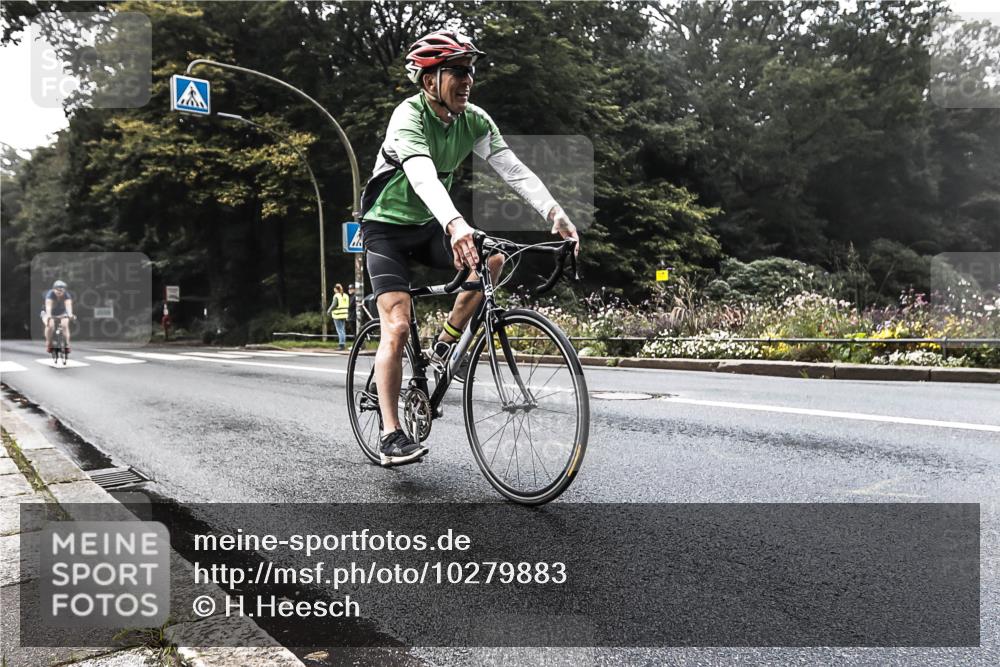 13.09.2026 - Stadtparktriathlon H.Heesch http://msf.ph/oto/10279883 13.09.2026 10:31:35 Radfahren 256, 297 meine-sportfotos.de