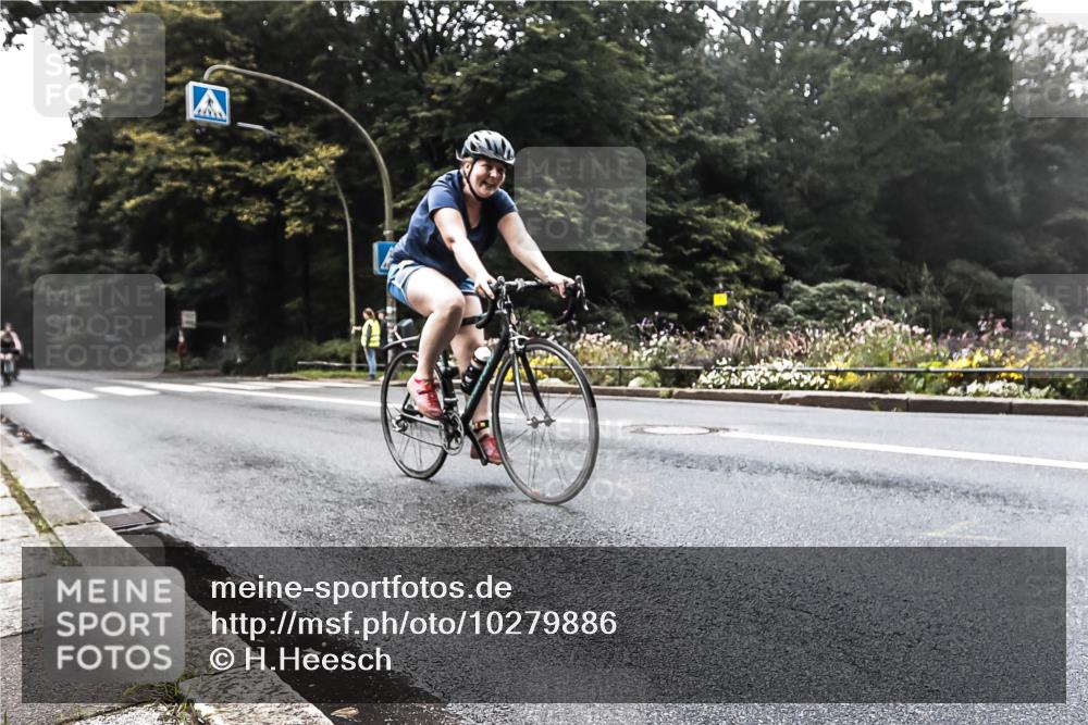 13.09.2026 - Stadtparktriathlon H.Heesch http://msf.ph/oto/10279886 13.09.2026 10:31:36 Radfahren 256, 297 meine-sportfotos.de