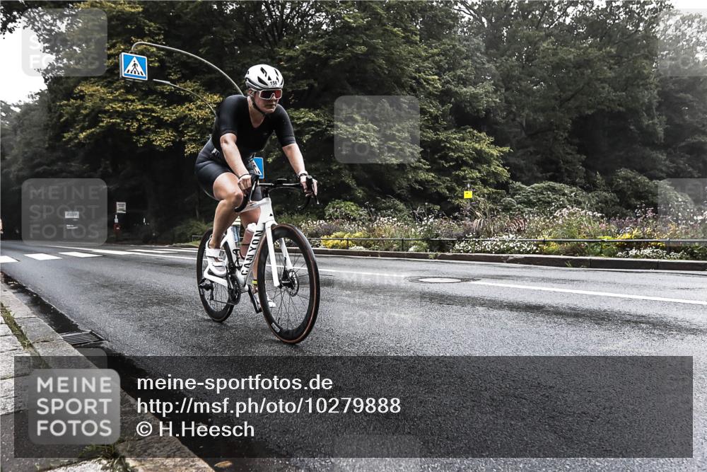 13.09.2026 - Stadtparktriathlon H.Heesch http://msf.ph/oto/10279888 13.09.2026 09:07:21 Radfahren 30, 32, 99, 158 meine-sportfotos.de