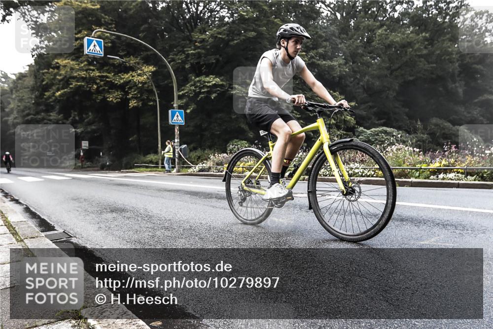 13.09.2026 - Stadtparktriathlon H.Heesch http://msf.ph/oto/10279897 13.09.2026 10:31:53 Radfahren 332, 407 meine-sportfotos.de