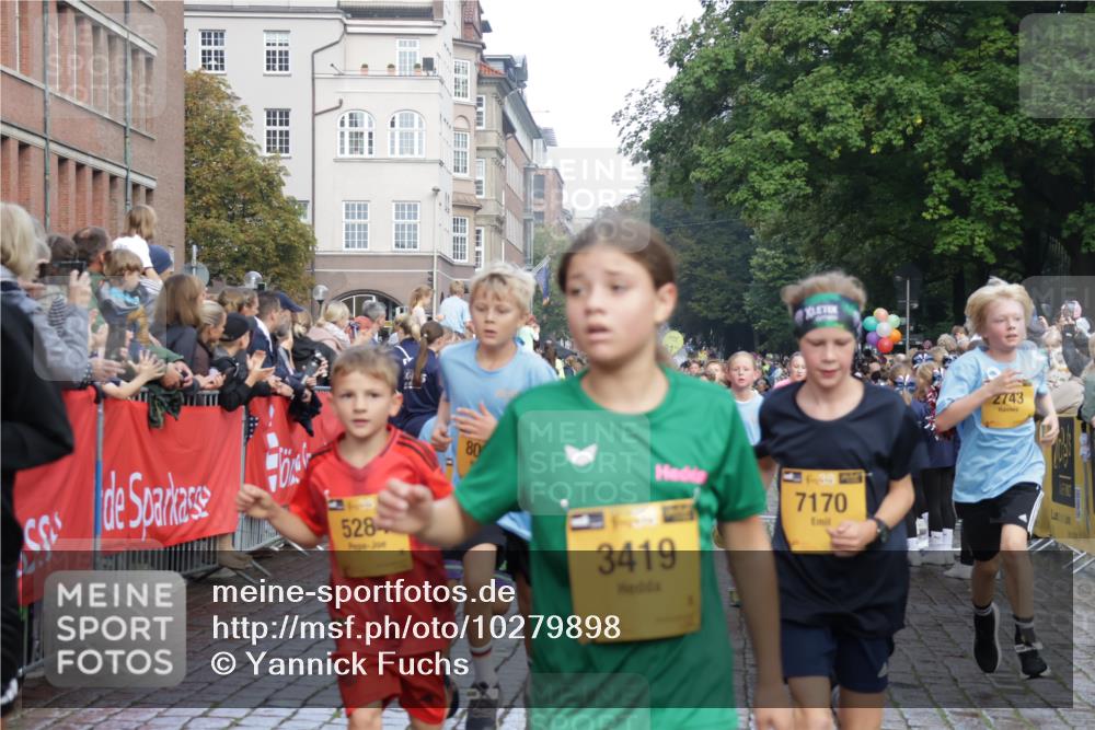 13.09.2026 - Kiel Lauf Yannick Fuchs http://msf.ph/oto/10279898 13.09.2026 08:53:03 Ziel 237, 1263, 4756, 5147, 5149, 5342, 5373, 6579, 7085, 8018, 8510, 8601, 10024, 10627, 11706, 12488, 1799, 2402, 2609, 2613, 3782, 4158, 4668, 5075, 5121, 5147, 5334, 5405, 6210, 6283, 7025, 7423, 7611, 7881, 7894, 8745, 10396, 10414, 10779, 10991, 11248, 12397, 12454, 12460, 12488, 1919, 2743, 2985, 3316, 3419, 4060, 4291, 5284, 5436, 6103, 7170, 7875, 8095, 8541, 8819, 10390, 12168, 1647, 1809, 3782, 5075, 6517, 7881, 9381 meine-sportfotos.de