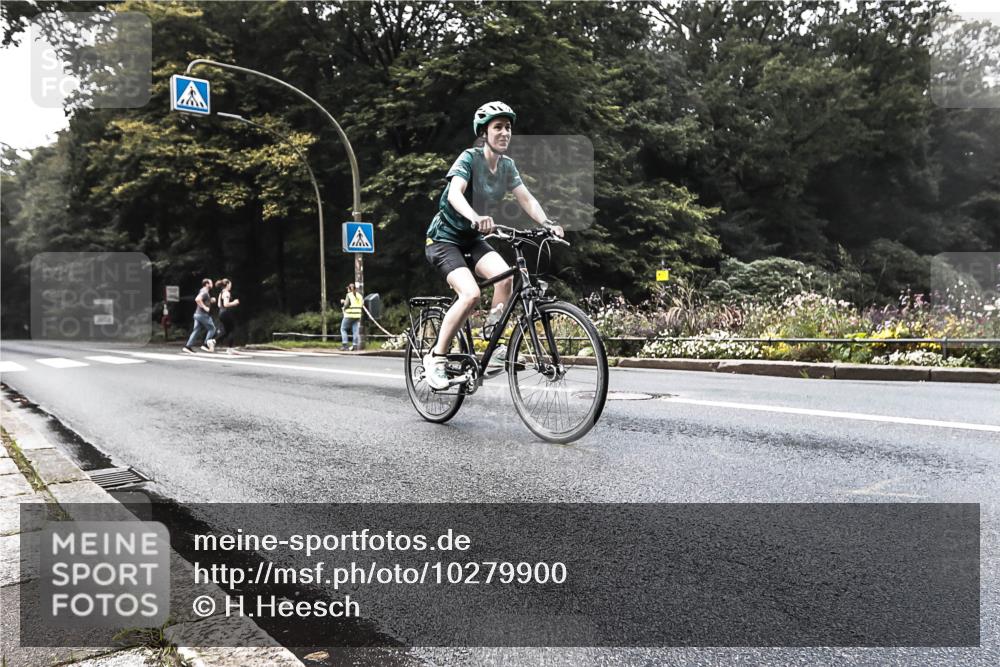 13.09.2026 - Stadtparktriathlon H.Heesch http://msf.ph/oto/10279900 13.09.2026 10:31:58 Radfahren 366, 407 meine-sportfotos.de