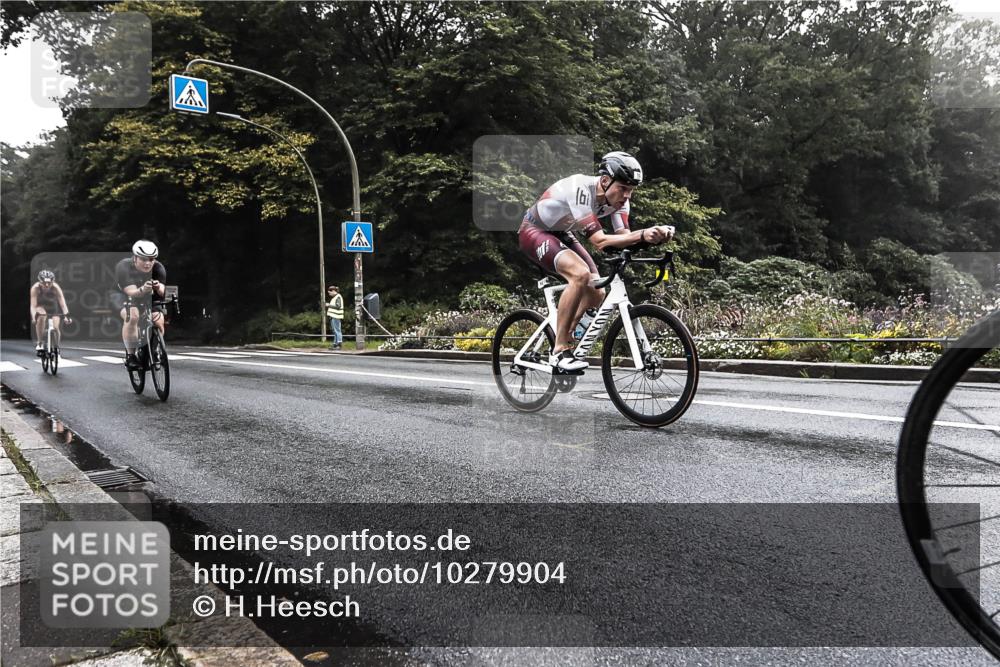 13.09.2026 - Stadtparktriathlon H.Heesch http://msf.ph/oto/10279904 13.09.2026 09:07:28 Radfahren 10, 20, 106, 198, 201 meine-sportfotos.de