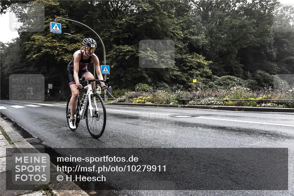 13.09.2026 - Stadtparktriathlon H.Heesch http://msf.ph/oto/10279911 13.09.2026 09:07:29 Radfahren 10, 20, 106, 198, 201 meine-sportfotos.de