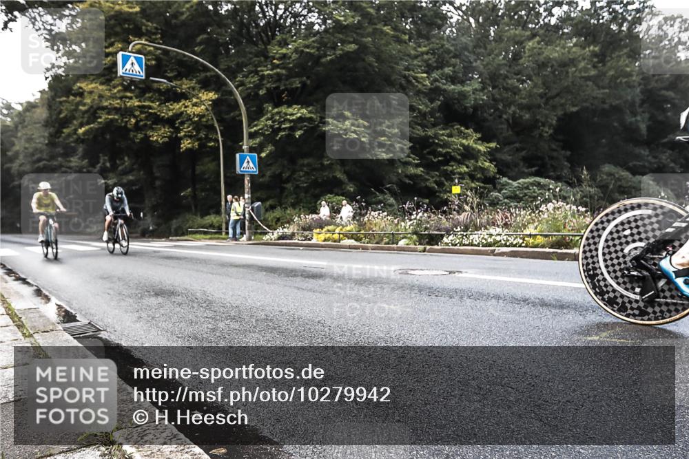 13.09.2026 - Stadtparktriathlon H.Heesch http://msf.ph/oto/10279942 13.09.2026 10:33:13 Radfahren 230, 408, 509 meine-sportfotos.de