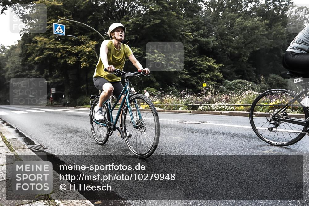 13.09.2026 - Stadtparktriathlon H.Heesch http://msf.ph/oto/10279948 13.09.2026 10:33:14 Radfahren 230, 408, 509 meine-sportfotos.de