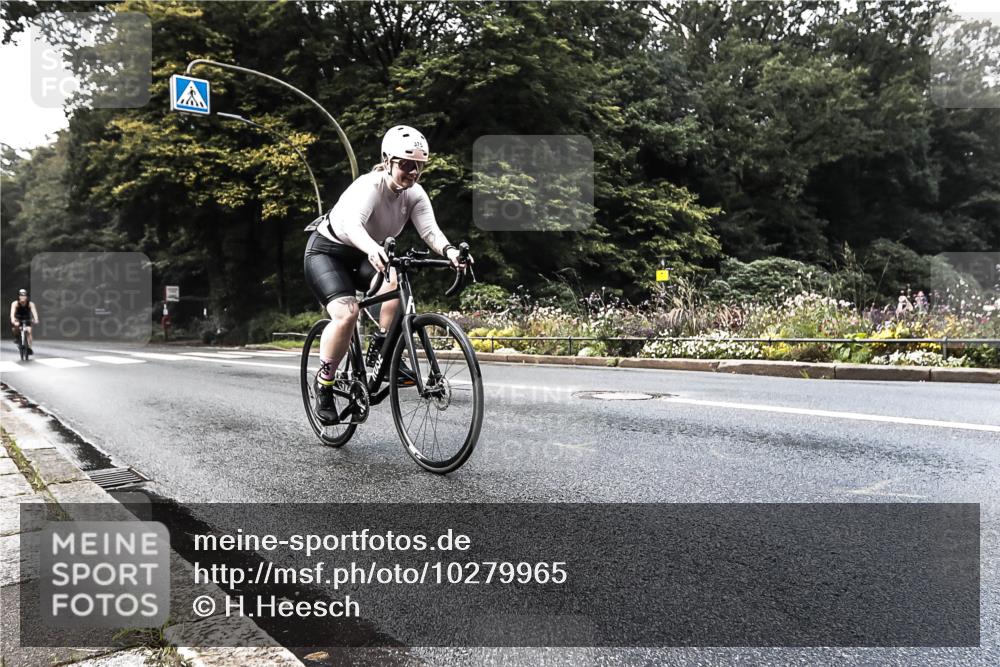 13.09.2026 - Stadtparktriathlon H.Heesch http://msf.ph/oto/10279965 13.09.2026 10:33:45 Radfahren 375, 403, 563 meine-sportfotos.de
