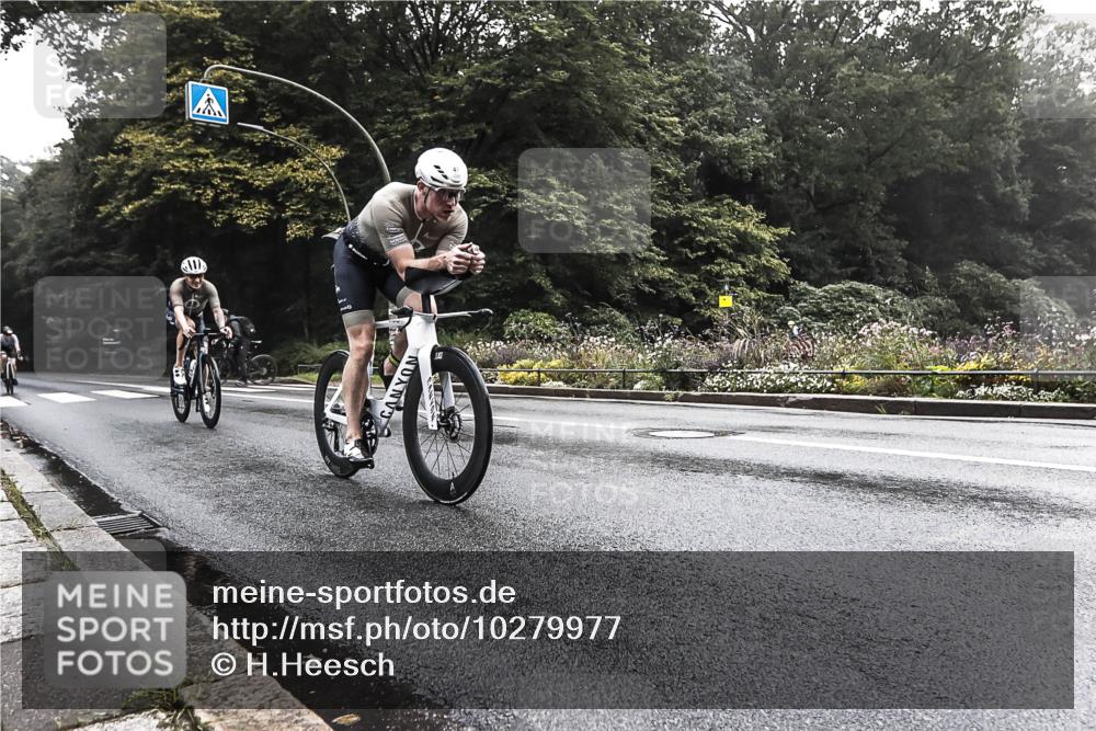 13.09.2026 - Stadtparktriathlon H.Heesch http://msf.ph/oto/10279977 13.09.2026 09:08:09 Radfahren 47, 51, 70, 118, 192 meine-sportfotos.de