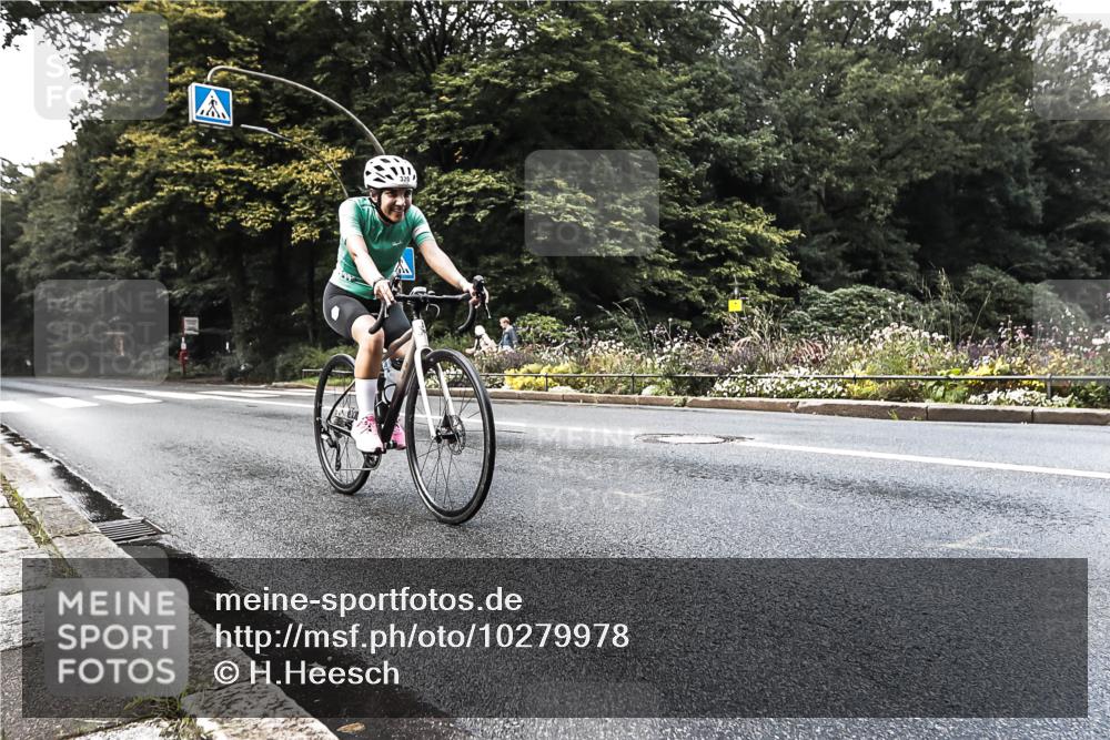 13.09.2026 - Stadtparktriathlon H.Heesch http://msf.ph/oto/10279978 13.09.2026 10:34:04 Radfahren 275, 320 meine-sportfotos.de