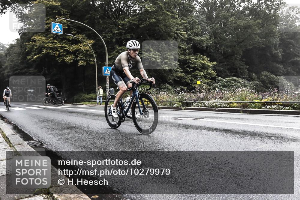 13.09.2026 - Stadtparktriathlon H.Heesch http://msf.ph/oto/10279979 13.09.2026 09:08:10 Radfahren 47, 51, 70, 118, 192 meine-sportfotos.de