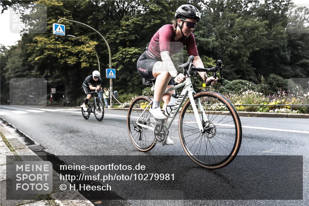 13.09.2026 - Stadtparktriathlon H.Heesch http://msf.ph/oto/10279981 13.09.2026 10:34:11 Radfahren 421, 502 meine-sportfotos.de