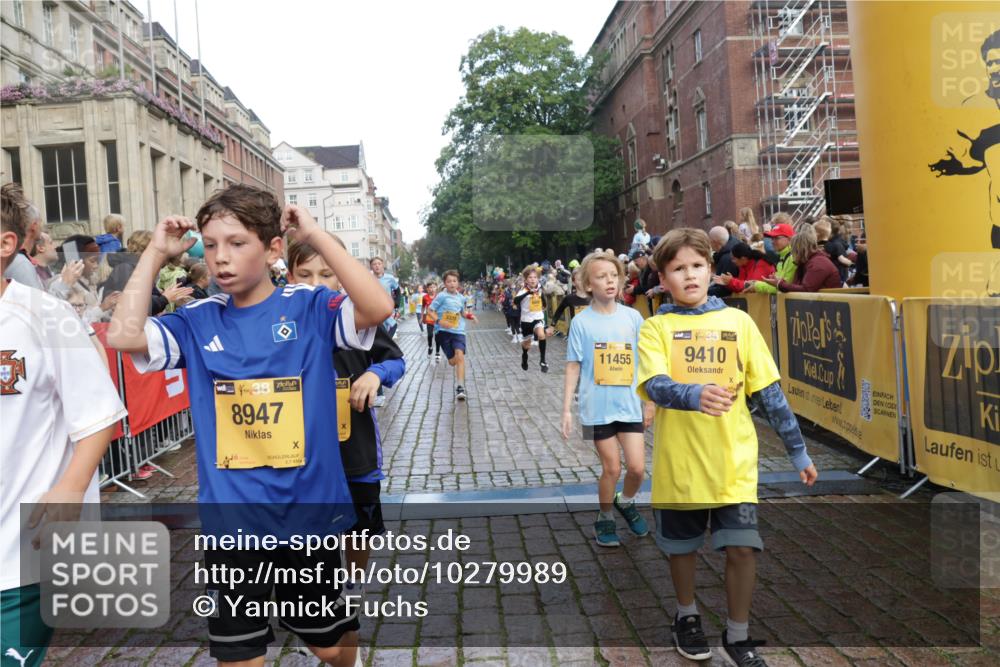 13.09.2026 - Kiel Lauf Yannick Fuchs http://msf.ph/oto/10279989 13.09.2026 08:53:10 Ziel 2985, 3316, 4060, 4756, 5342, 5436, 6579, 7085, 8018, 8510, 8601, 10390, 237, 1263, 1799, 2402, 2609, 2613, 4158, 4668, 5121, 5147, 5149, 5334, 5373, 5405, 6210, 6283, 7025, 7423, 7611, 7894, 8745, 10024, 10414, 10627, 10779, 10991, 11248, 11706, 12397, 12454, 12460, 12488, 347, 1159, 1919, 2570, 2614, 2743, 3210, 3328, 3419, 4291, 5284, 5344, 6103, 6846, 6894, 6979, 7170, 7240, 7635, 7875, 8095, 8541, 8819, 8857, 8947, 9410, 10122, 11455, 12168, 2613, 3782, 5075, 7881 meine-sportfotos.de