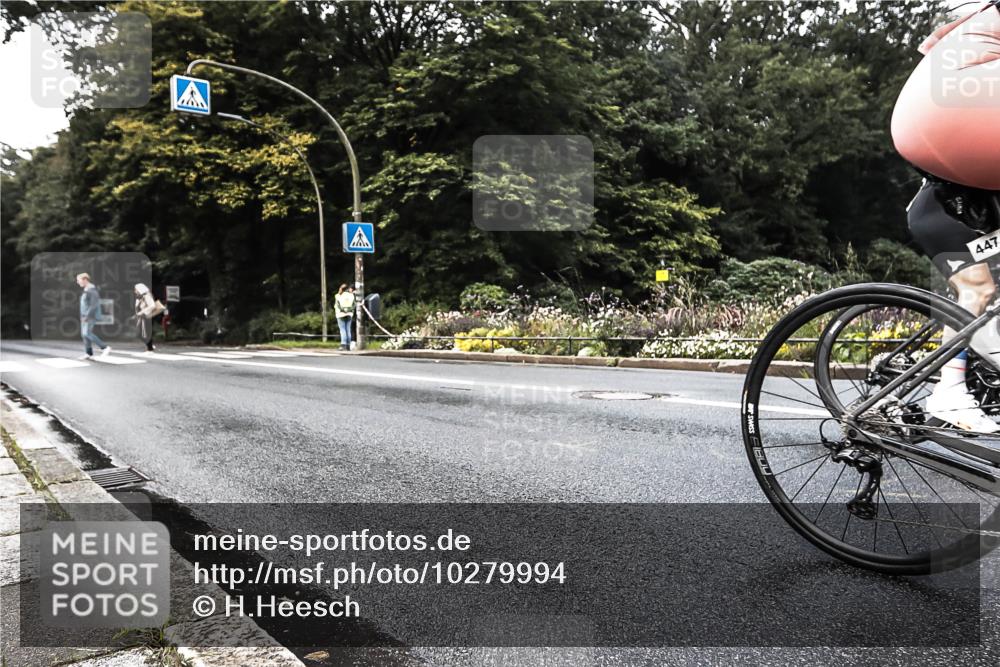 13.09.2026 - Stadtparktriathlon H.Heesch http://msf.ph/oto/10279994 13.09.2026 10:34:21 Radfahren 359, 447, 777 meine-sportfotos.de
