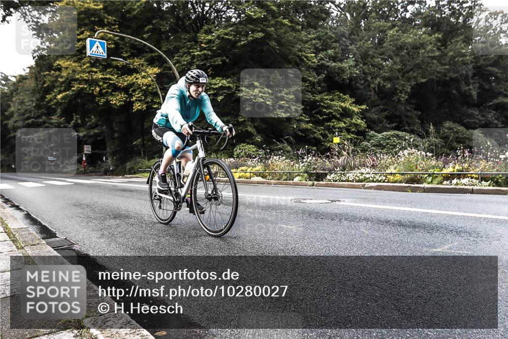 13.09.2026 - Stadtparktriathlon H.Heesch http://msf.ph/oto/10280027 13.09.2026 10:35:33 Radfahren 370, 412 meine-sportfotos.de