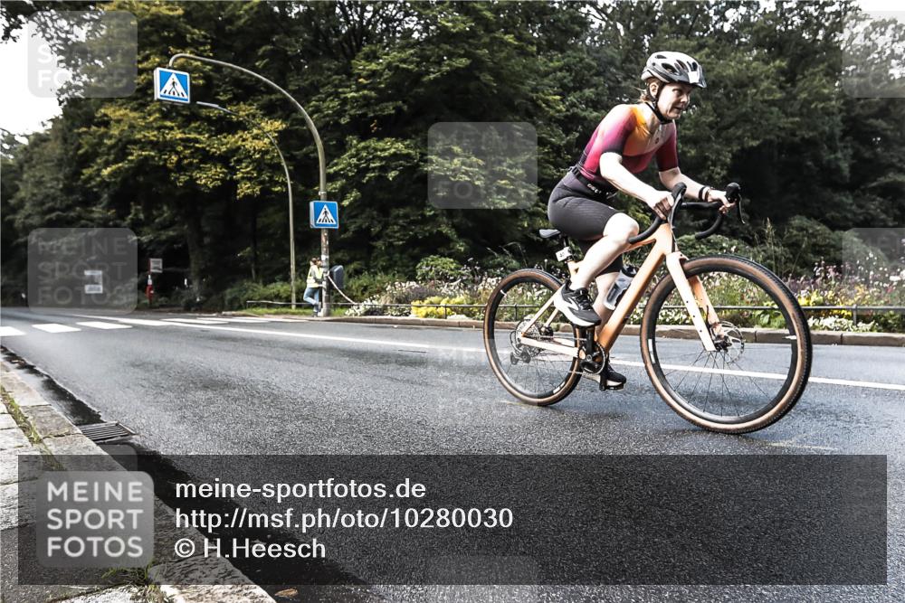 13.09.2026 - Stadtparktriathlon H.Heesch http://msf.ph/oto/10280030 13.09.2026 10:35:44 Radfahren 405 meine-sportfotos.de