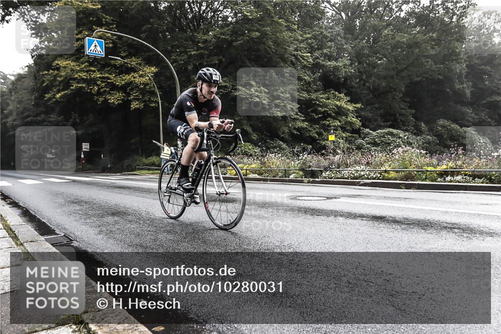 13.09.2026 - Stadtparktriathlon H.Heesch http://msf.ph/oto/10280031 13.09.2026 09:08:32 Radfahren 120, 128, 160 meine-sportfotos.de