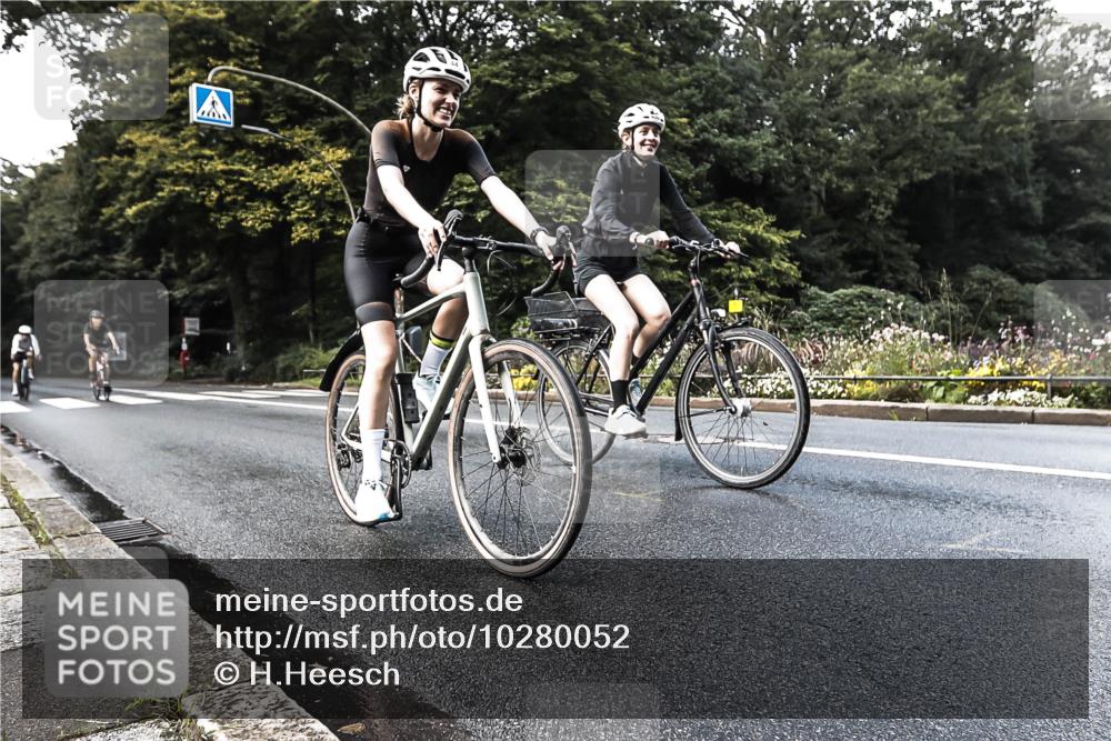 13.09.2026 - Stadtparktriathlon H.Heesch http://msf.ph/oto/10280052 13.09.2026 10:36:09 Radfahren 389, 430, 443, 454 meine-sportfotos.de
