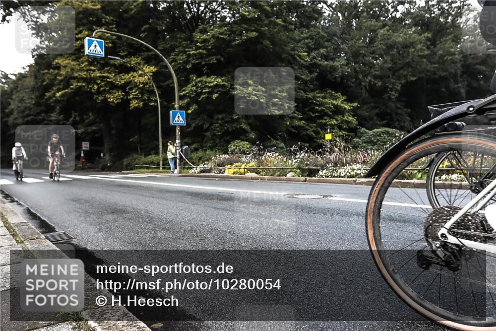 13.09.2026 - Stadtparktriathlon H.Heesch http://msf.ph/oto/10280054 13.09.2026 10:36:09 Radfahren 389, 430, 443, 454 meine-sportfotos.de