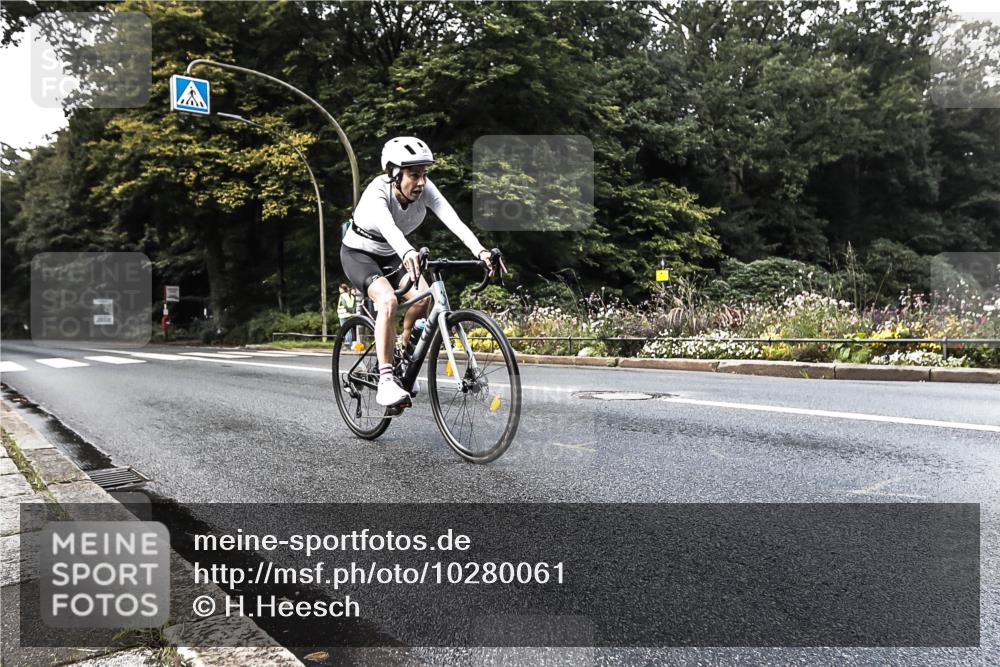 13.09.2026 - Stadtparktriathlon H.Heesch http://msf.ph/oto/10280061 13.09.2026 10:36:11 Radfahren 380, 389, 430, 443, 454 meine-sportfotos.de