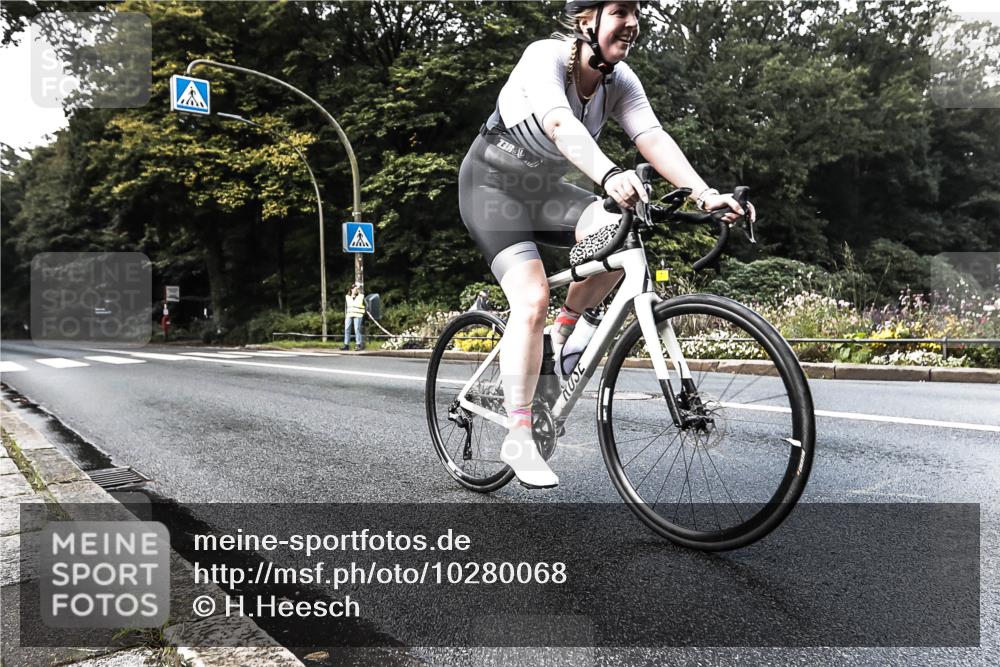 13.09.2026 - Stadtparktriathlon H.Heesch http://msf.ph/oto/10280068 13.09.2026 10:36:25 Radfahren 383 meine-sportfotos.de