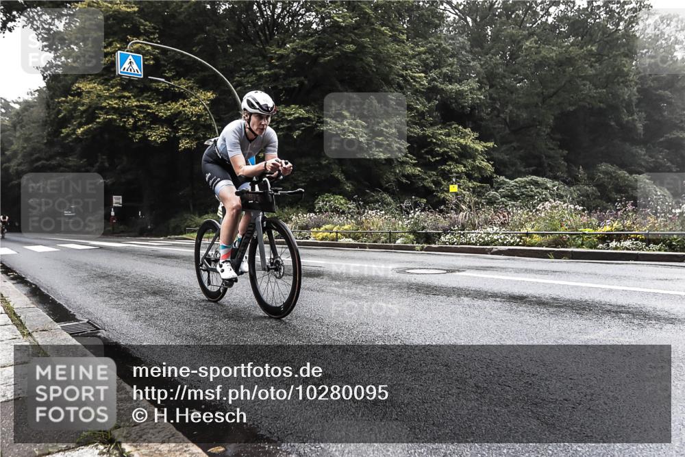 13.09.2026 - Stadtparktriathlon H.Heesch http://msf.ph/oto/10280095 13.09.2026 09:09:27 Radfahren 176, 190 meine-sportfotos.de