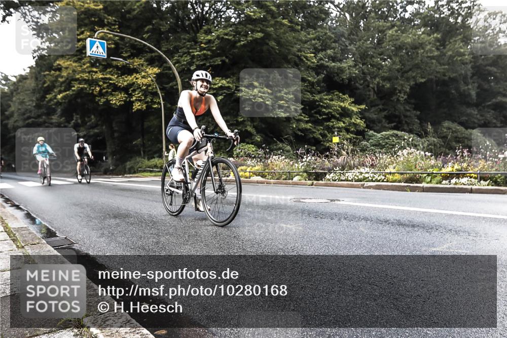 13.09.2026 - Stadtparktriathlon H.Heesch http://msf.ph/oto/10280168 13.09.2026 10:37:29 Radfahren 343, 372, 429, 529 meine-sportfotos.de
