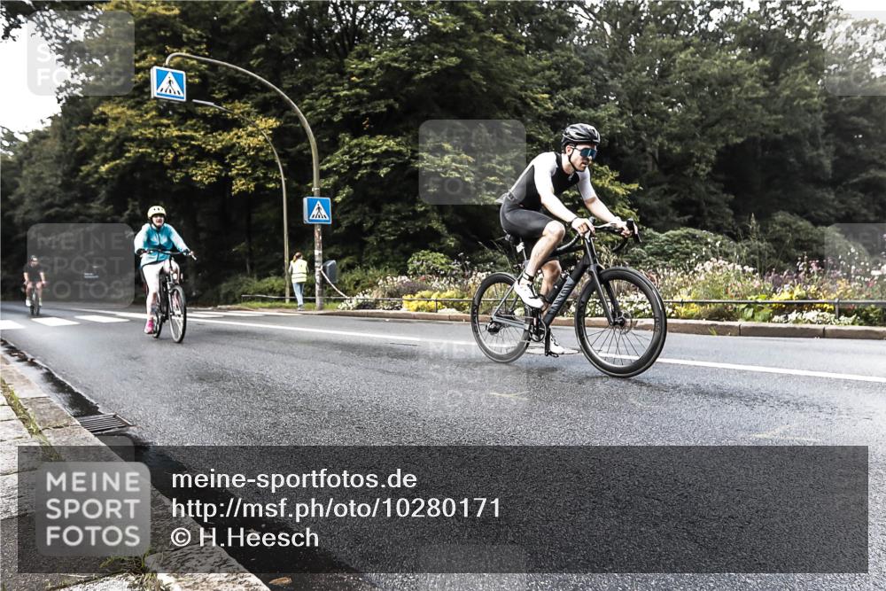 13.09.2026 - Stadtparktriathlon H.Heesch http://msf.ph/oto/10280171 13.09.2026 10:37:30 Radfahren 343, 372, 429, 494, 529 meine-sportfotos.de