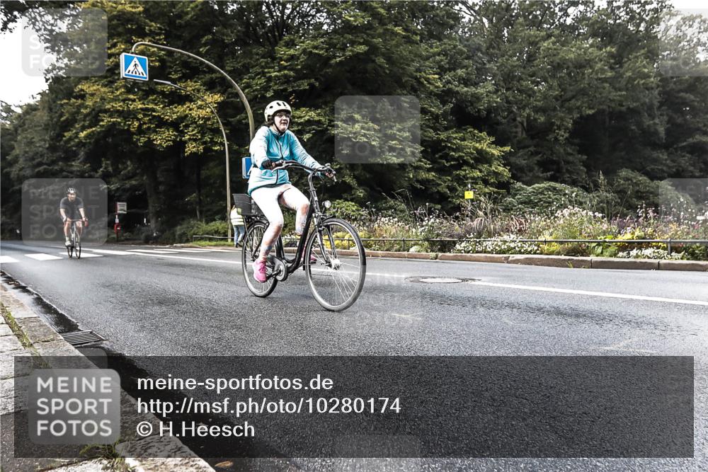 13.09.2026 - Stadtparktriathlon H.Heesch http://msf.ph/oto/10280174 13.09.2026 10:37:31 Radfahren 343, 429, 494, 529 meine-sportfotos.de
