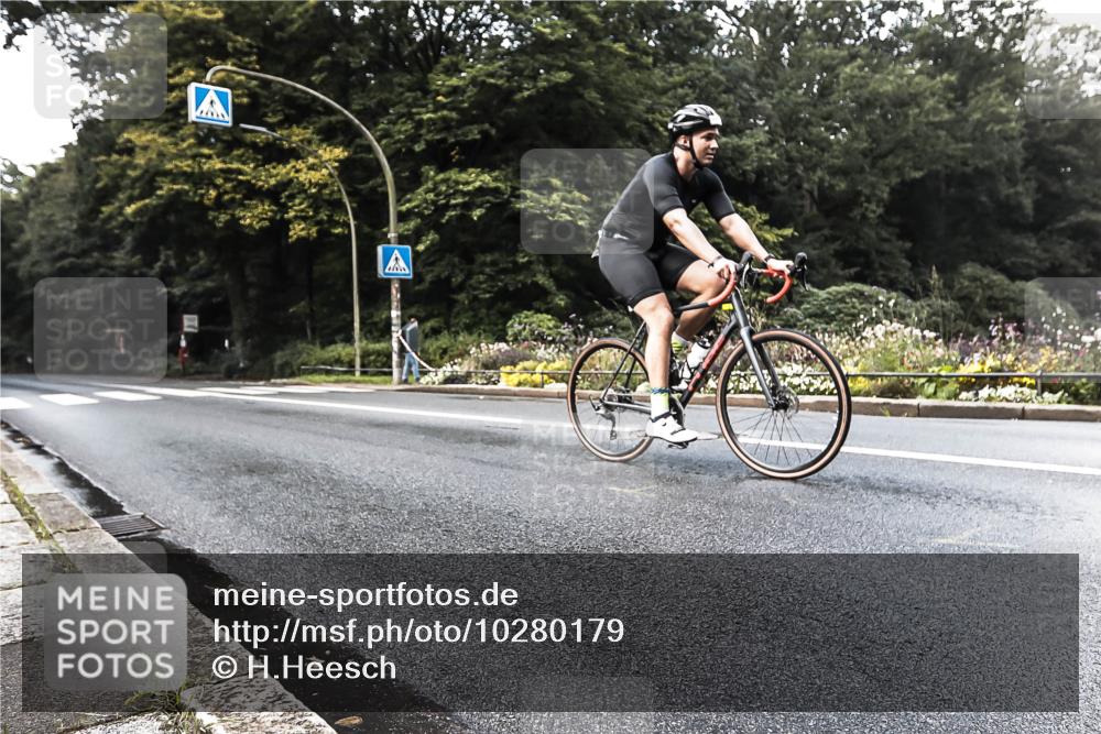 13.09.2026 - Stadtparktriathlon H.Heesch http://msf.ph/oto/10280179 13.09.2026 10:37:32 Radfahren 343, 429, 494, 529 meine-sportfotos.de