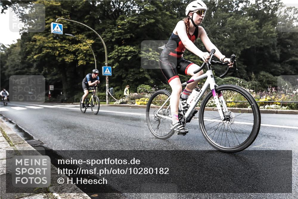 13.09.2026 - Stadtparktriathlon H.Heesch http://msf.ph/oto/10280182 13.09.2026 10:37:39 Radfahren 432, 540 meine-sportfotos.de