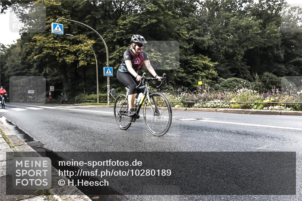 13.09.2026 - Stadtparktriathlon H.Heesch http://msf.ph/oto/10280189 13.09.2026 10:37:45 Radfahren 278, 329, 381 meine-sportfotos.de