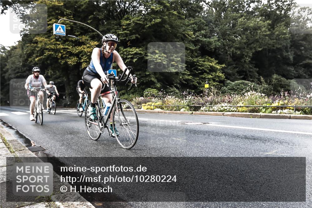 13.09.2026 - Stadtparktriathlon H.Heesch http://msf.ph/oto/10280224 13.09.2026 10:38:01 Radfahren 378, 451, 483, 553, 571, 584 meine-sportfotos.de
