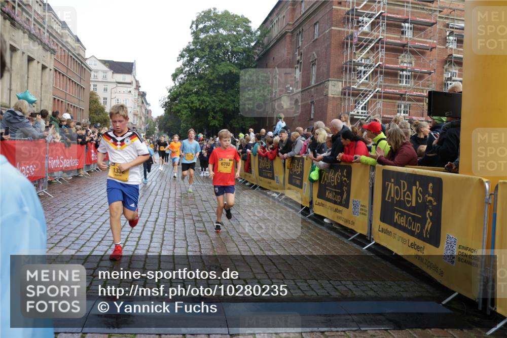 13.09.2026 - Kiel Lauf Yannick Fuchs http://msf.ph/oto/10280235 13.09.2026 08:53:27 Ziel 347, 1159, 1919, 2570, 2614, 2743, 3210, 3328, 3419, 4291, 5177, 5284, 5344, 6846, 6894, 6979, 7170, 7240, 7635, 7875, 8095, 8541, 8857, 8947, 9410, 10122, 11185, 11455, 12168, 237, 1263, 2985, 3316, 4060, 4756, 5147, 5149, 5342, 5373, 5436, 6103, 6579, 7085, 7611, 8018, 8510, 8541, 8601, 8819, 10024, 10390, 10627, 10991, 11706, 12488, 888, 1149, 1332, 2016, 2447, 3234, 5120, 5455, 6004, 6702, 8024, 8525, 8671, 8968, 9816, 10997, 5147, 5405, 6210, 10024, 12488 meine-sportfotos.de