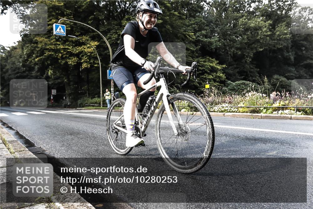 13.09.2026 - Stadtparktriathlon H.Heesch http://msf.ph/oto/10280253 13.09.2026 10:38:33 Radfahren 415 meine-sportfotos.de