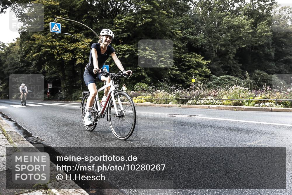 13.09.2026 - Stadtparktriathlon H.Heesch http://msf.ph/oto/10280267 13.09.2026 10:38:53 Radfahren 462, 486, 523, 543, 550 meine-sportfotos.de