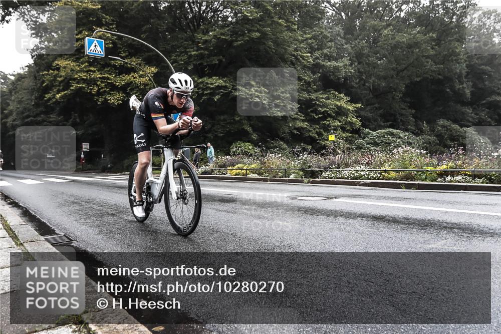 13.09.2026 - Stadtparktriathlon H.Heesch http://msf.ph/oto/10280270 13.09.2026 09:11:21 Radfahren 12, 26, 145, 181, 185 meine-sportfotos.de