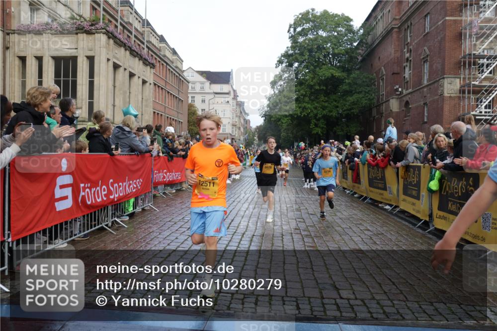 13.09.2026 - Kiel Lauf Yannick Fuchs http://msf.ph/oto/10280279 13.09.2026 08:53:30 Ziel 347, 1159, 2016, 2570, 2614, 2743, 3210, 3328, 4291, 5177, 5284, 5344, 5455, 6846, 6894, 6979, 7240, 7635, 7875, 8095, 8857, 8947, 9410, 10122, 11185, 11455, 11830, 12168, 237, 1263, 1919, 2985, 3316, 3419, 4060, 4756, 5149, 5342, 5373, 5436, 6103, 6579, 7085, 7170, 7875, 8018, 8095, 8510, 8541, 8601, 8819, 10390, 10627, 11706, 888, 1149, 1332, 2447, 3234, 4607, 5120, 6004, 6267, 6628, 6702, 8024, 8525, 8671, 8968, 9816, 10997, 5147, 5405, 6210, 10024, 12488 meine-sportfotos.de