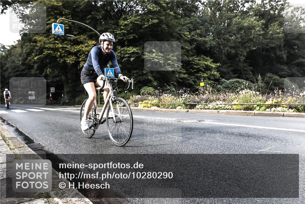13.09.2026 - Stadtparktriathlon H.Heesch http://msf.ph/oto/10280290 13.09.2026 10:39:11 Radfahren 450, 520 meine-sportfotos.de
