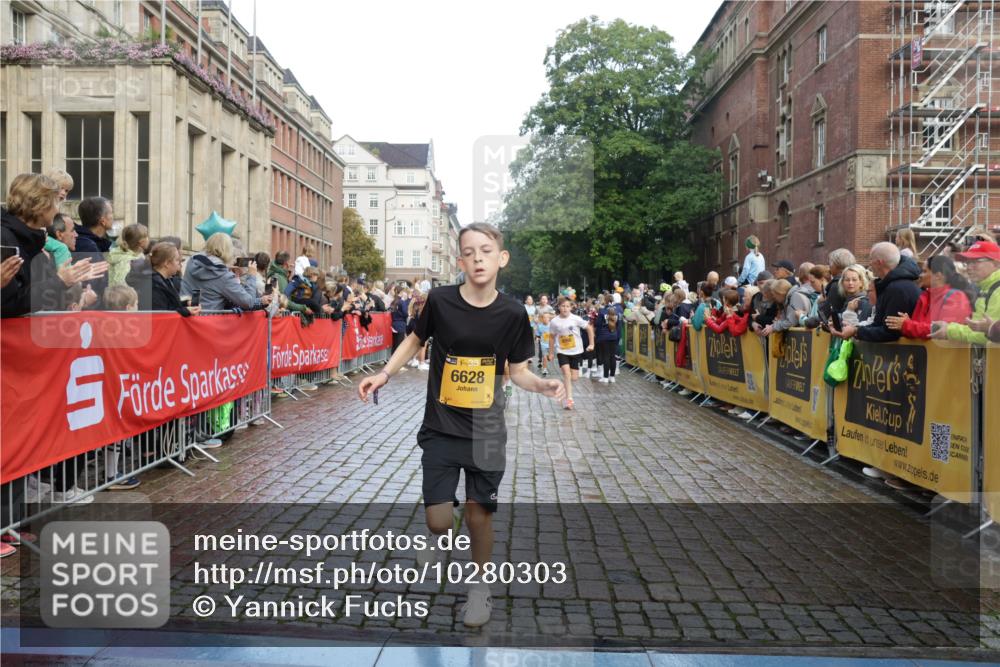 13.09.2026 - Kiel Lauf Yannick Fuchs http://msf.ph/oto/10280303 13.09.2026 08:53:32 Ziel 347, 1159, 2016, 2570, 2614, 3210, 3328, 4291, 5177, 5284, 5344, 5455, 6004, 6846, 6894, 6979, 7240, 7635, 8525, 8857, 8947, 9410, 10122, 11185, 11455, 11830, 12168, 1263, 1919, 2743, 2985, 3316, 3419, 4060, 4756, 5284, 5342, 5373, 5436, 6103, 6579, 7085, 7170, 7875, 8018, 8095, 8510, 8541, 8601, 8819, 10390, 10627, 11706, 12168, 258, 262, 888, 1149, 1332, 2447, 3234, 4607, 5120, 6267, 6628, 6702, 8024, 8671, 8968, 9816, 10997, 5147, 5405, 6210, 10024, 12488 meine-sportfotos.de