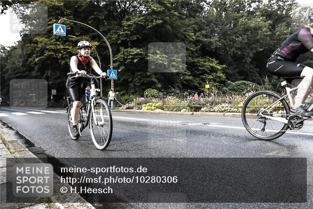 13.09.2026 - Stadtparktriathlon H.Heesch http://msf.ph/oto/10280306 13.09.2026 10:39:24 Radfahren 344, 423, 428 meine-sportfotos.de